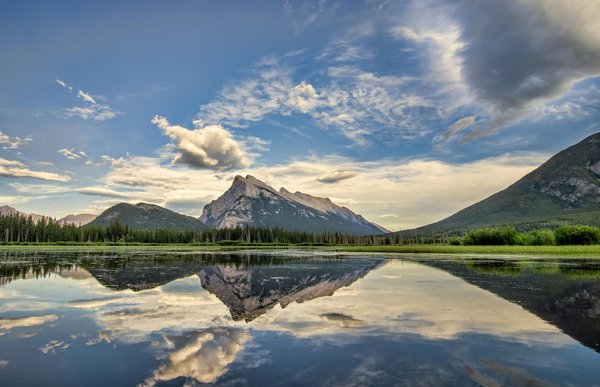 Quelles sont les meilleures pratiques pour une randonnée respectueuse dans le parc national de Banff?